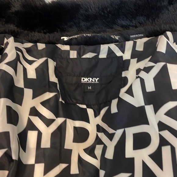 Winter long jacket from DKNY. - Picture 6 of 7